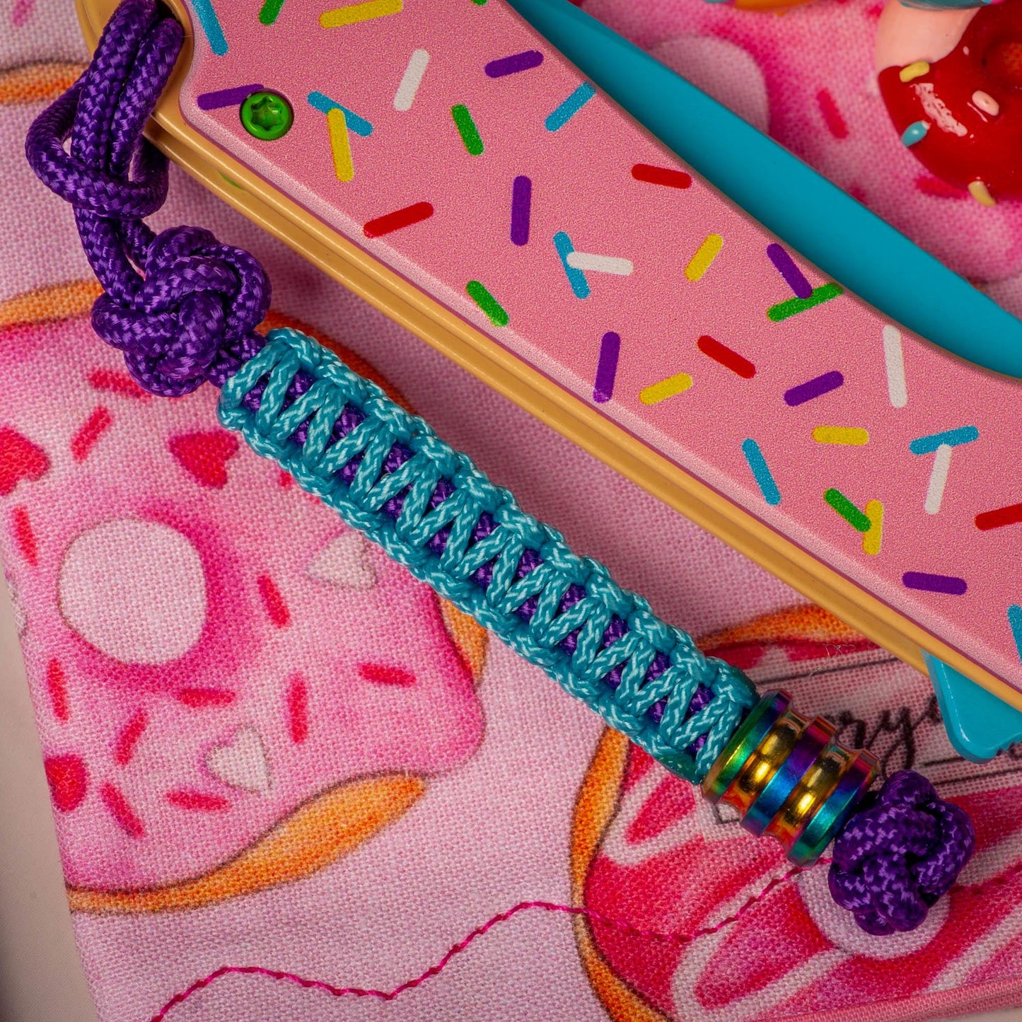 275 Paracord Dessert Warrior Knife Lanyard With Anodized Titanium Bead