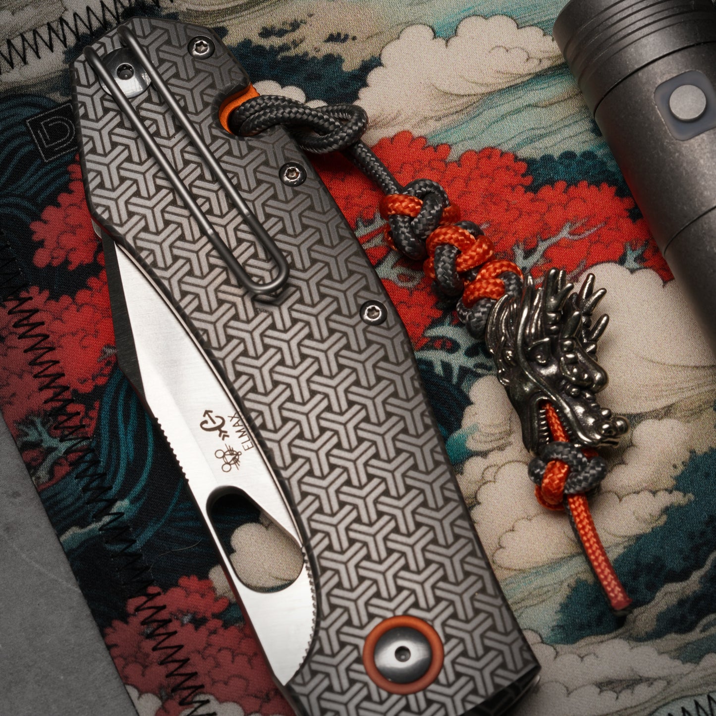 Two-Tone 275 Paracord Knife Lanyard | Dragon Bead