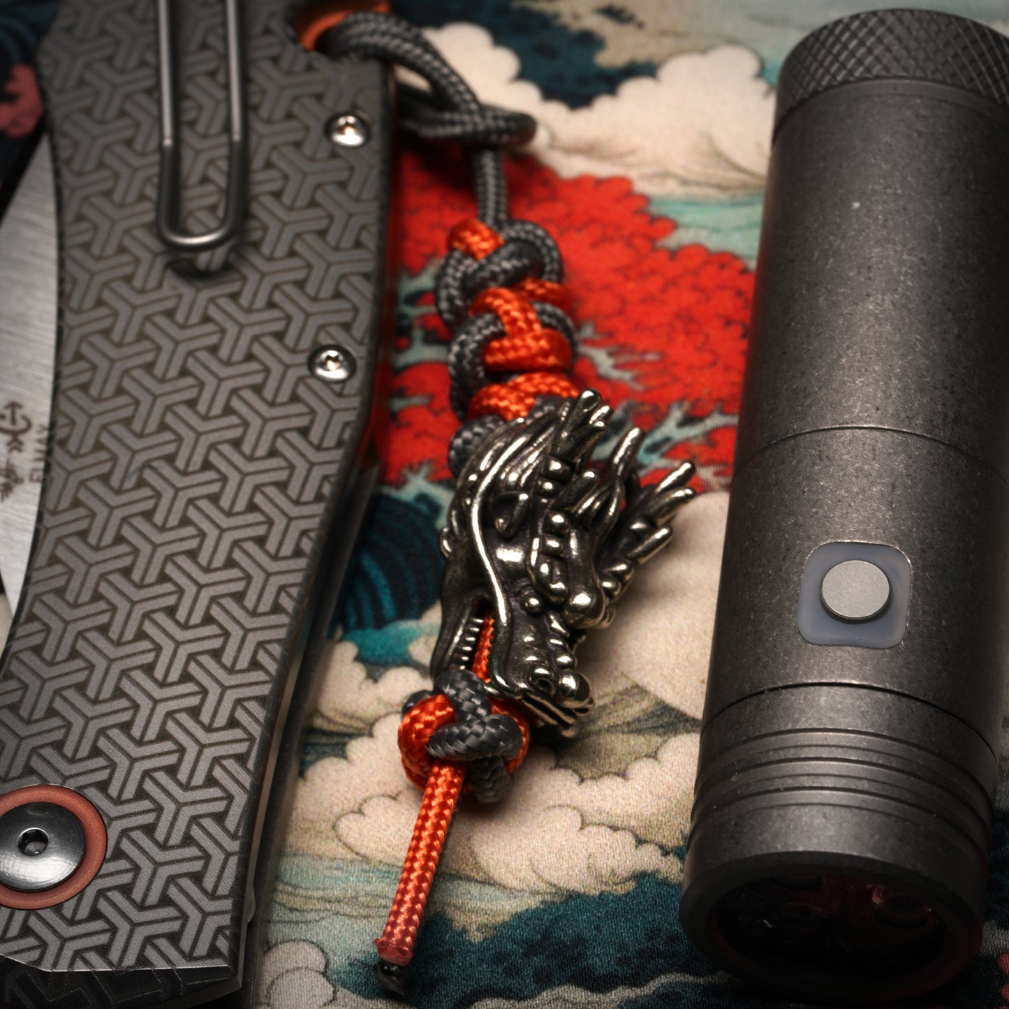 Two-Tone 275 Paracord Knife Lanyard | Dragon Bead