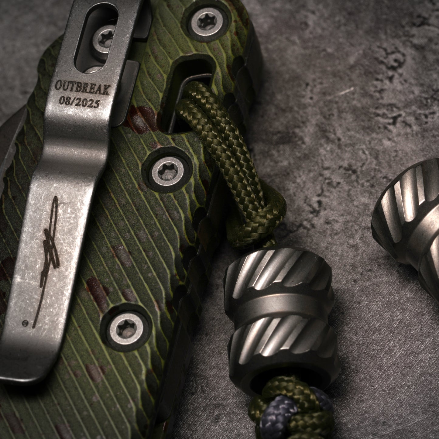 Two-Tone 275 Paracord Knife Lanyard | Stonewashed Titanium Bead