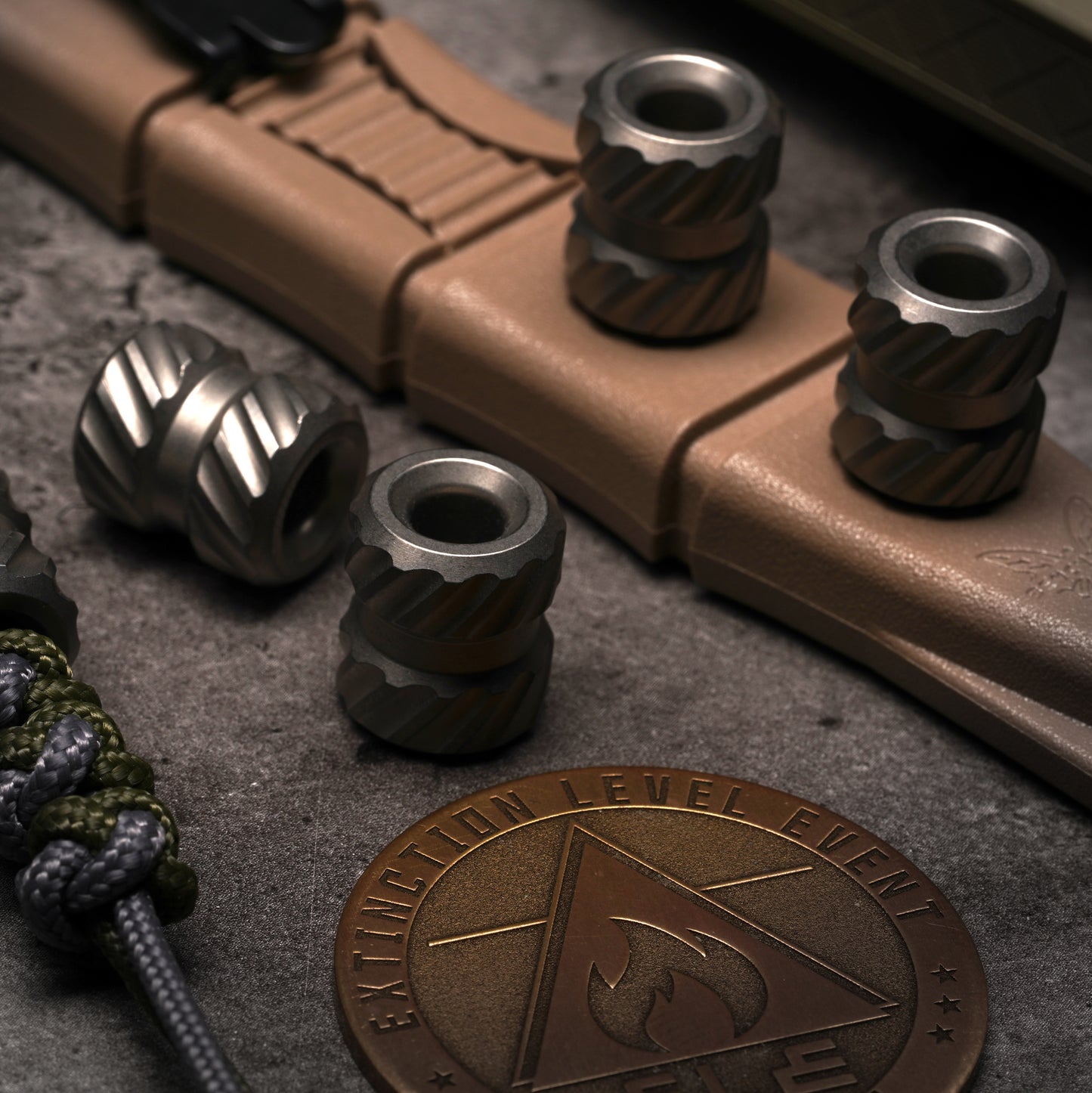 Two-Tone 275 Paracord Knife Lanyard | Stonewashed Titanium Bead