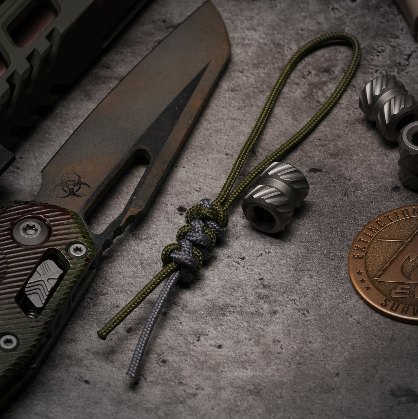 Two-Tone 275 Paracord Knife Lanyard | Stonewashed Titanium Bead