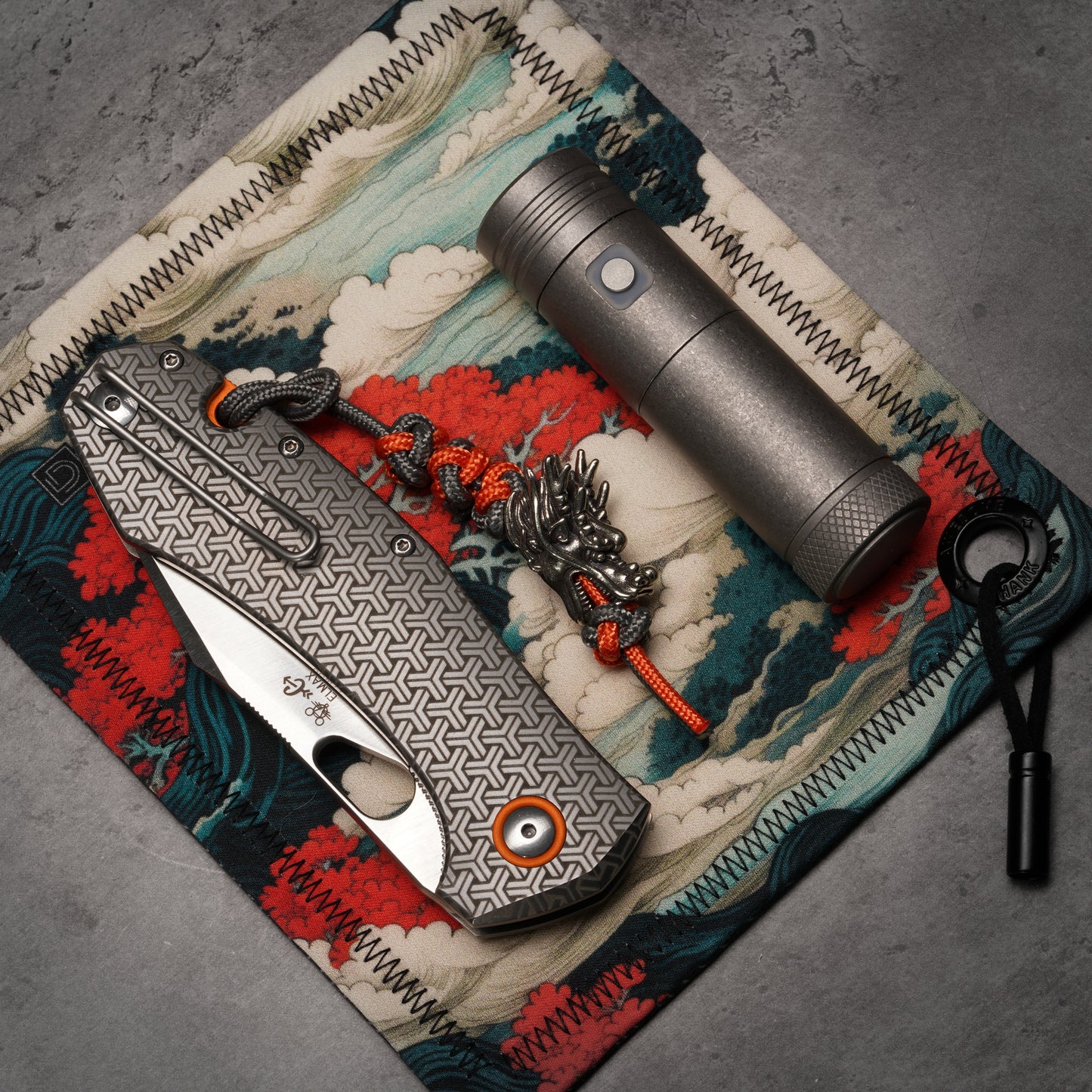 Two-Tone 275 Paracord Knife Lanyard | Dragon Bead